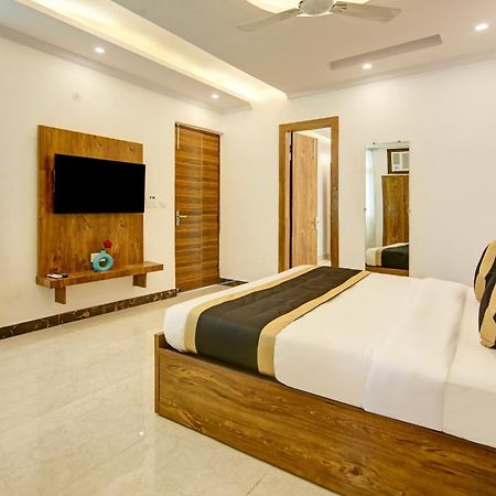 Hotel The Emporio Grand Near Vaishali Metro Station Ghaziabad Exterior photo
