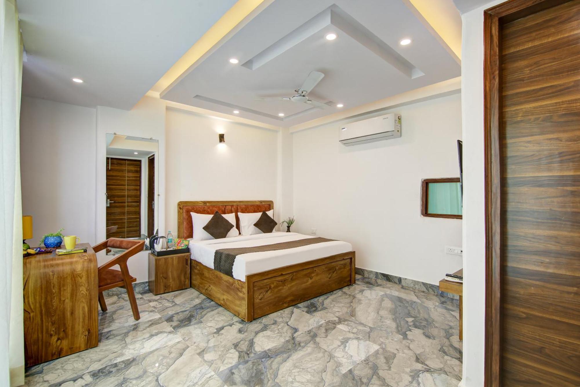 Hotel The Emporio Grand Near Vaishali Metro Station Ghaziabad Exterior photo