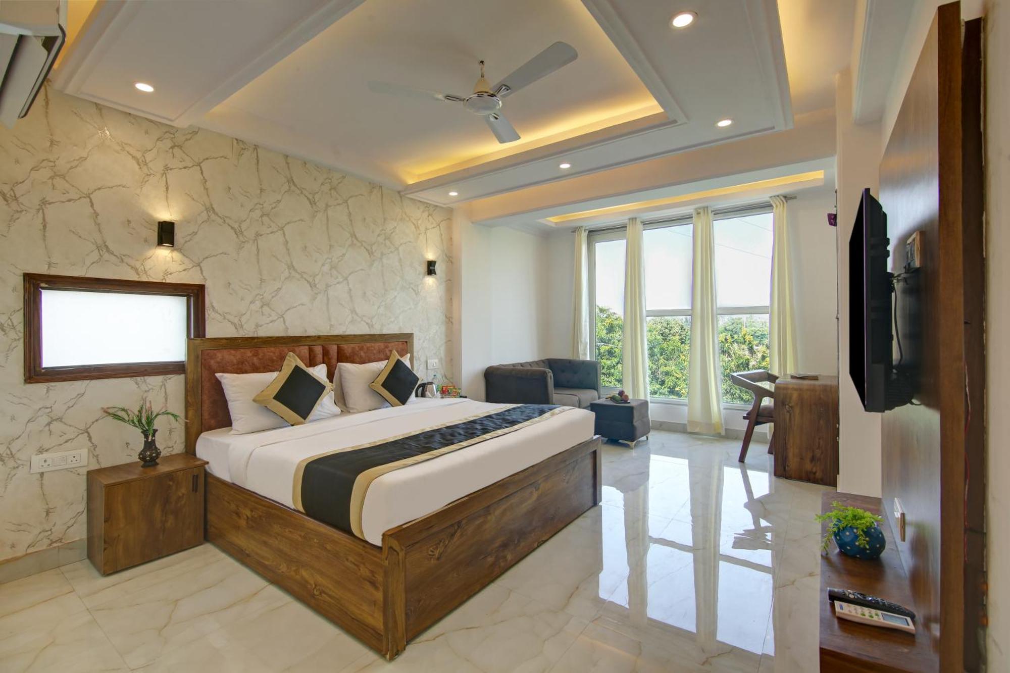 Hotel The Emporio Grand Near Vaishali Metro Station Ghaziabad Exterior photo