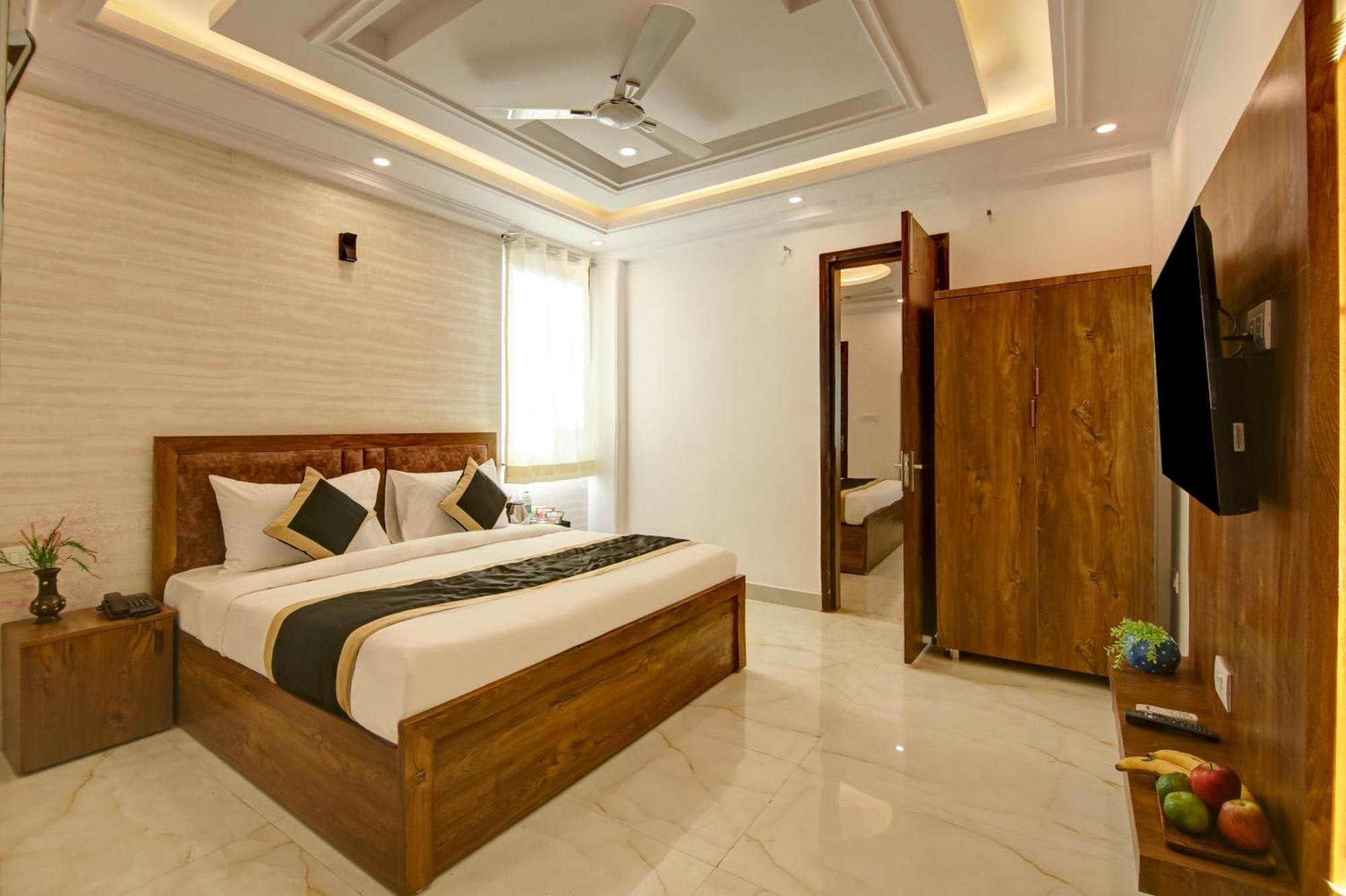 Hotel The Emporio Grand Near Vaishali Metro Station Ghaziabad Exterior photo