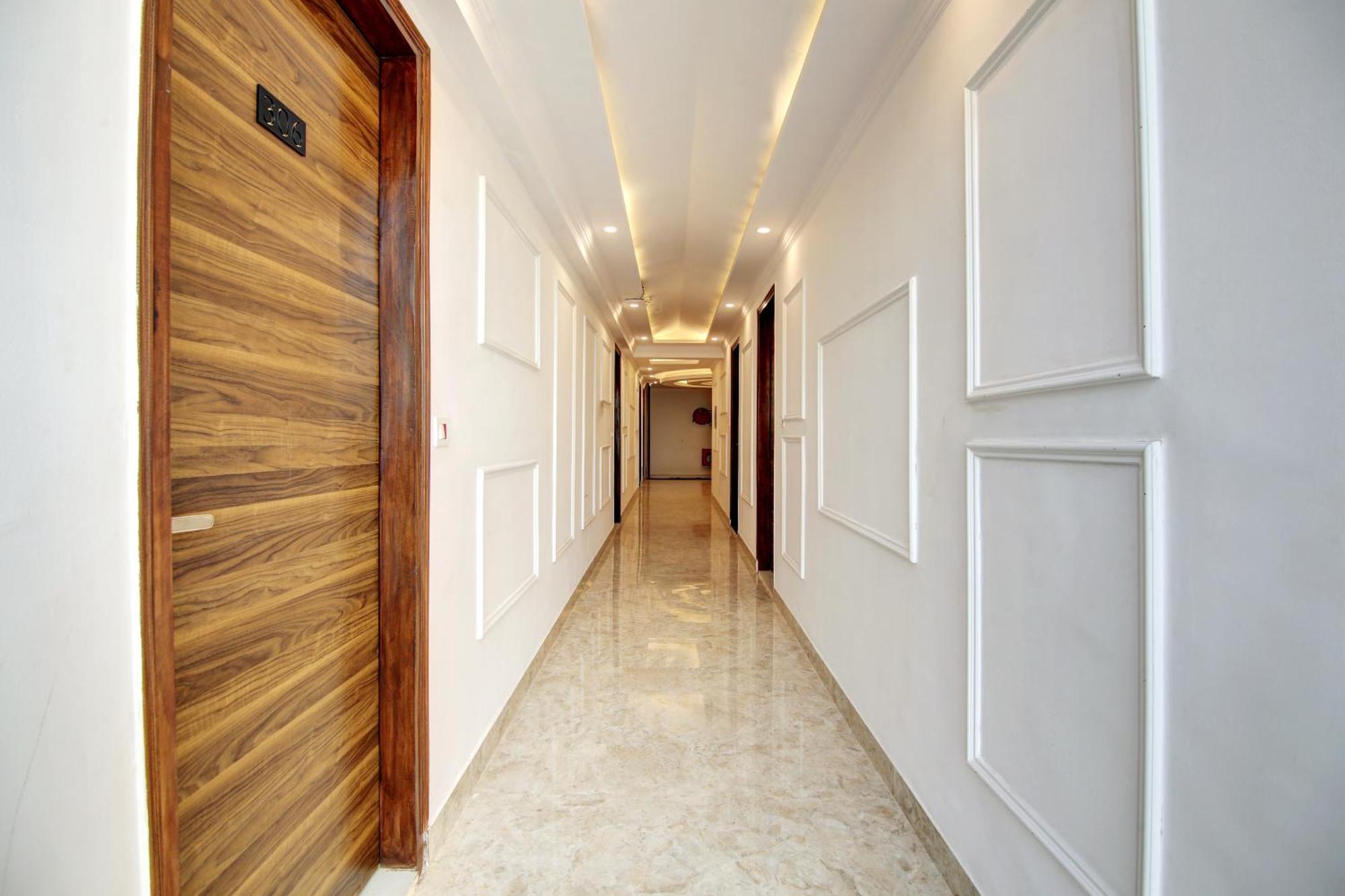 Hotel The Emporio Grand Near Vaishali Metro Station Ghaziabad Exterior photo