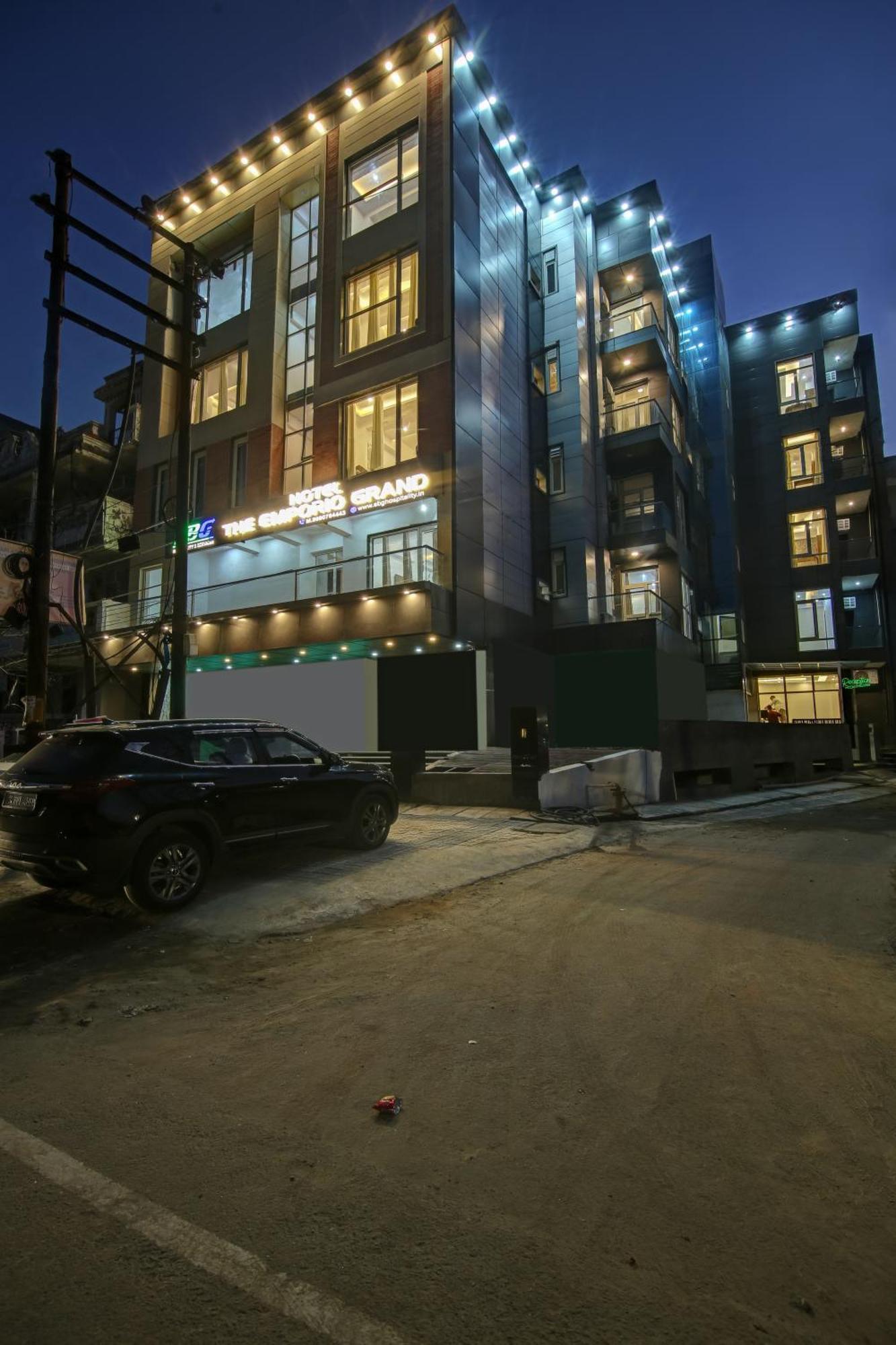 Hotel The Emporio Grand Near Vaishali Metro Station Ghaziabad Exterior photo